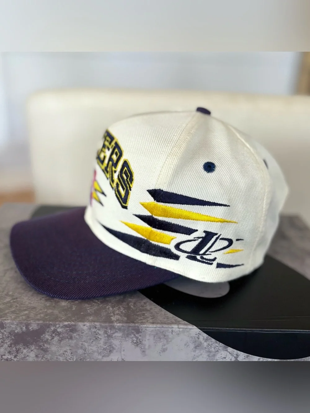 Vintage Indiana Pacers Logo Athletic Diamond Collection Snapback Cap Cream Blue
